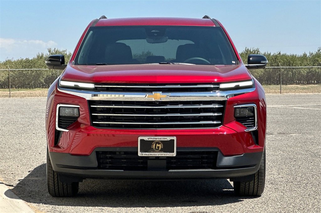 2026 Chevrolet Traverse photo 8