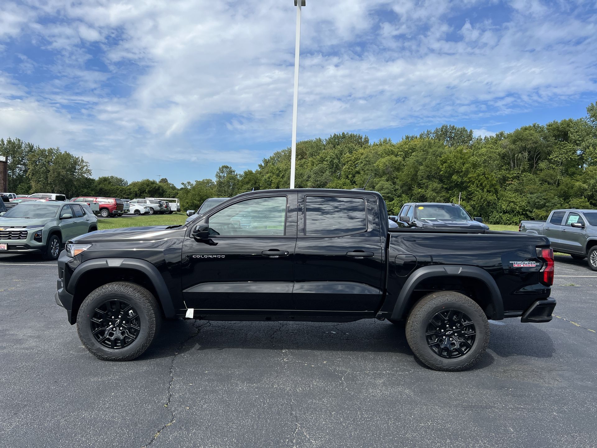2026 Chevrolet Colorado Trail Boss photo 2