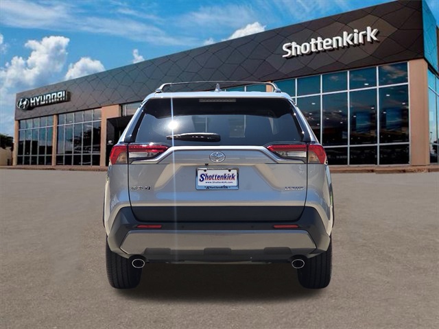 2021 Toyota RAV4 Limited photo 6