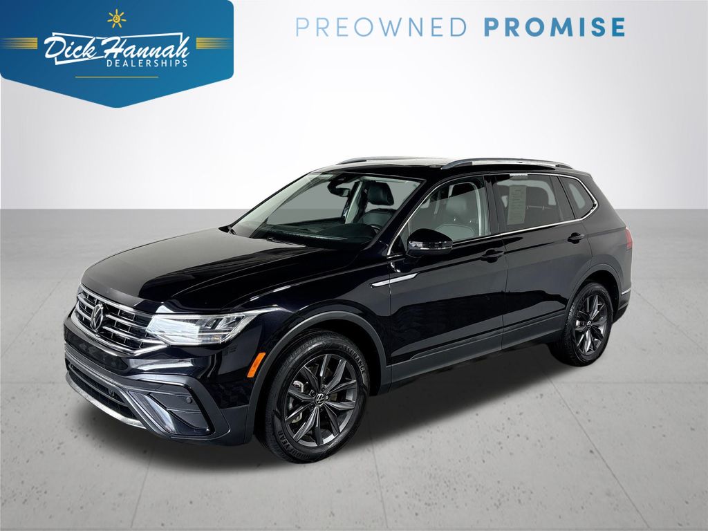2022 Volkswagen Tiguan SE's photo