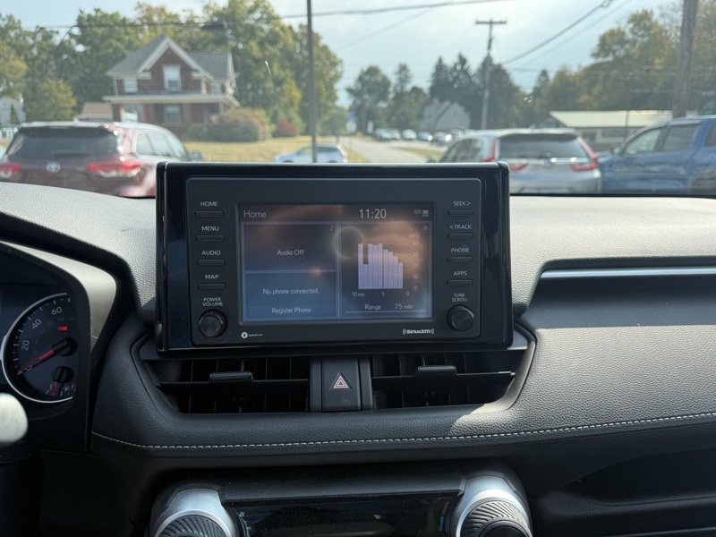 2022 Toyota RAV4 LE photo 11