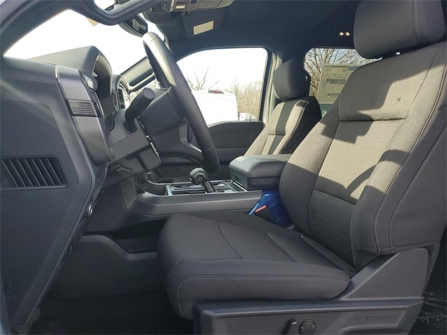 2025 Ford F-150 XLT photo 9