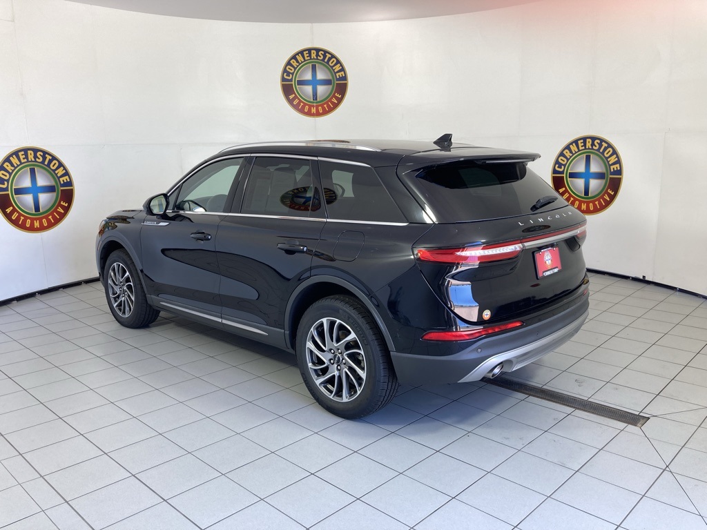 2022 Lincoln Corsair Standard photo 19