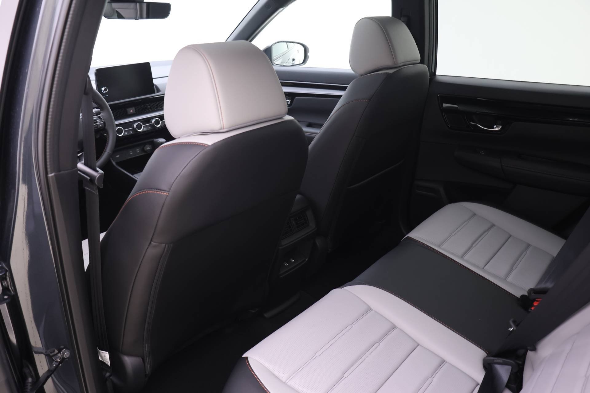 2026 Honda CR-V Hybrid Sport Touring photo 7