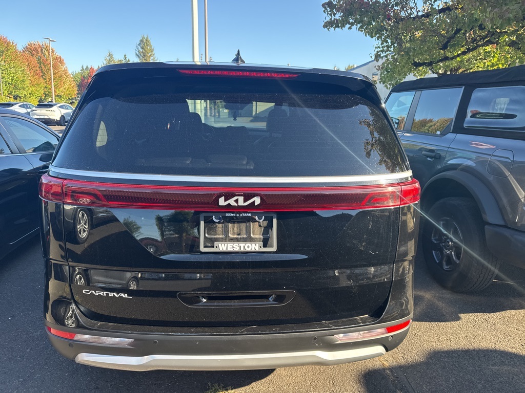 2024 Kia Carnival EX photo 2