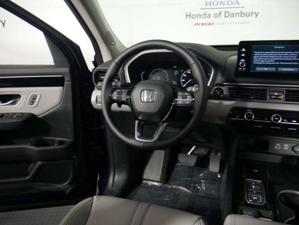 2025 Honda Pilot Touring photo 13