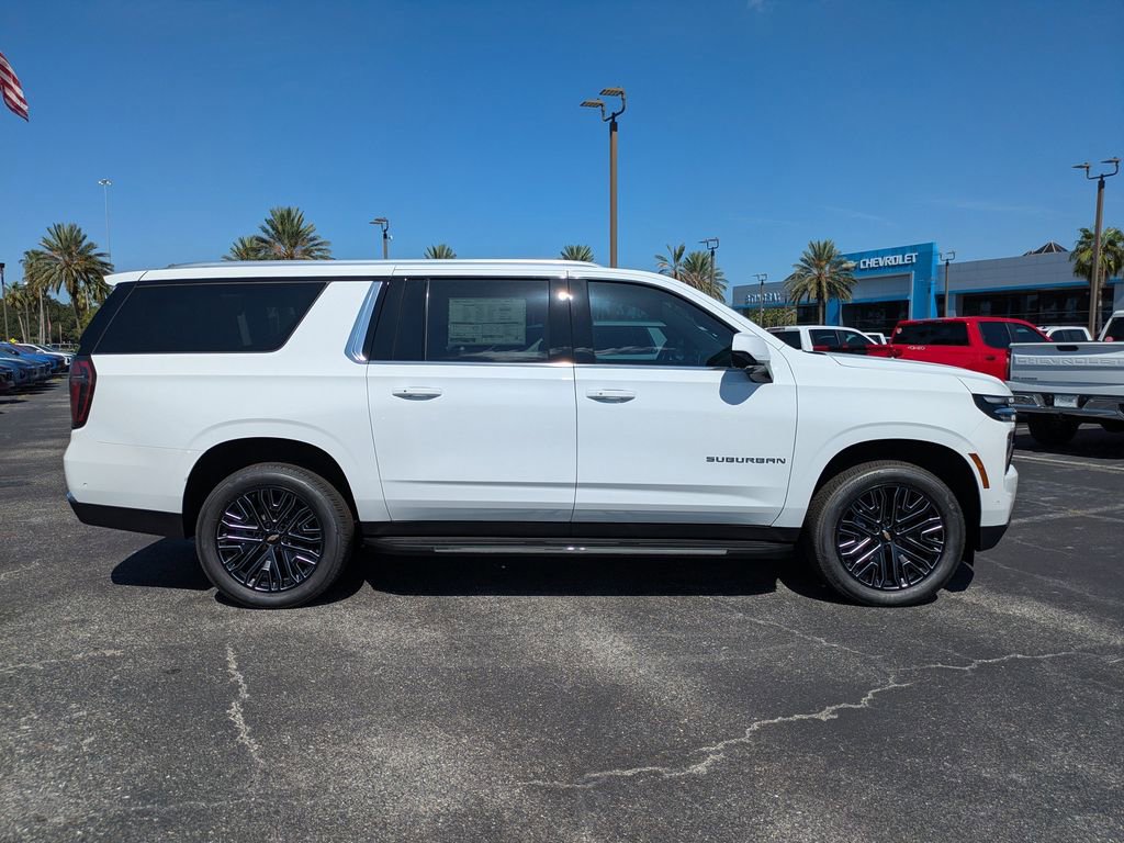 2025 Chevrolet Suburban LS photo 3