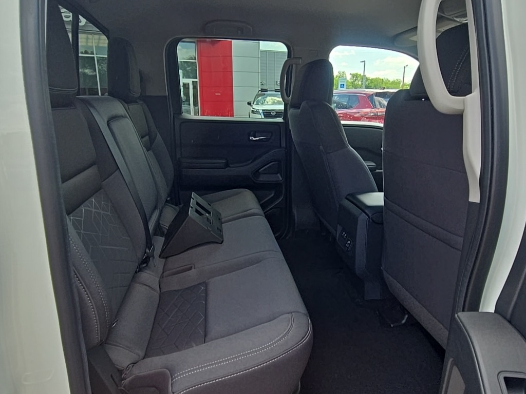 2025 Nissan Frontier Crew Cab SV photo 27