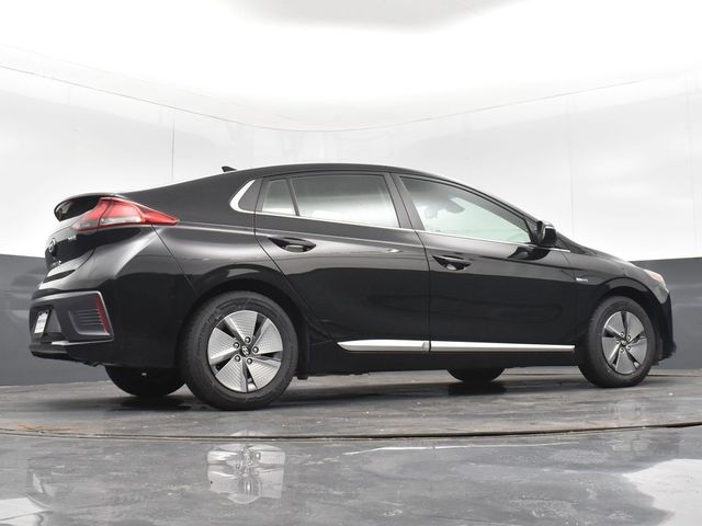 2020 Hyundai Ioniq SE photo 16