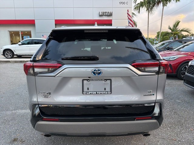 2024 Toyota RAV4 SE photo 5