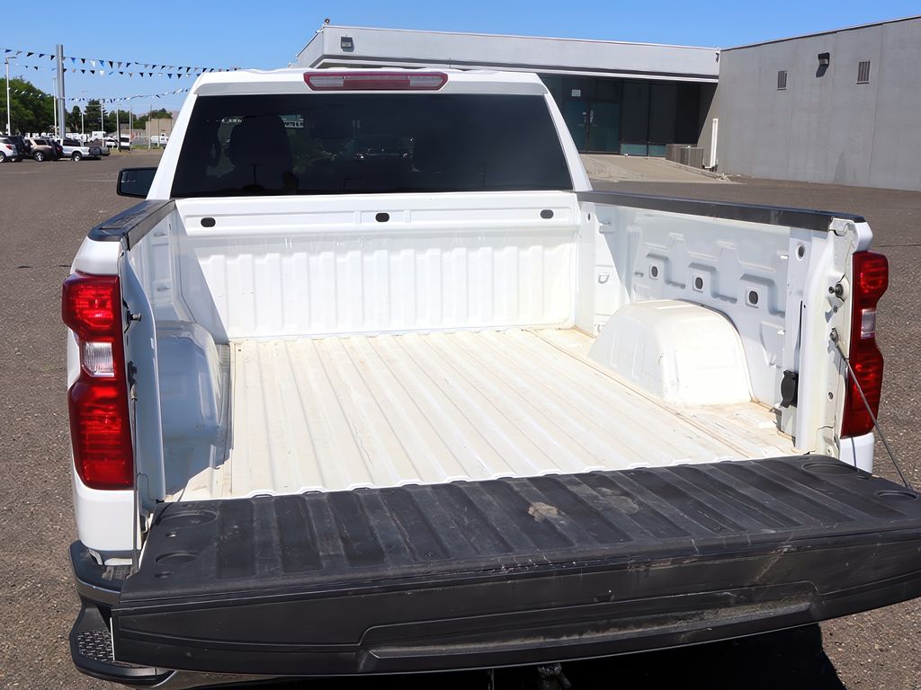 2023 Chevrolet Silverado 1500 LT photo 7