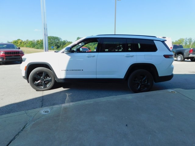 2023 Jeep Grand Cherokee Altitude photo 4