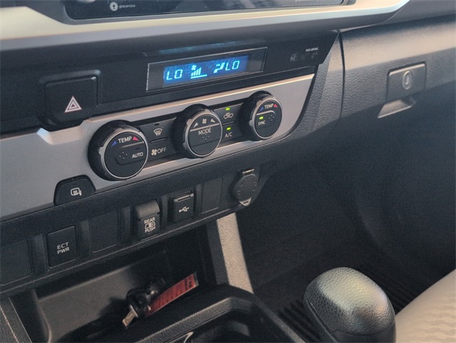 2023 Toyota Tacoma V6 photo 9
