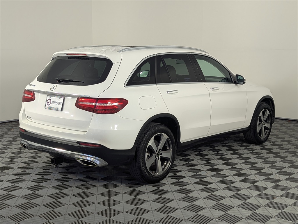 2019 Mercedes Benz GLC 300 photo 4