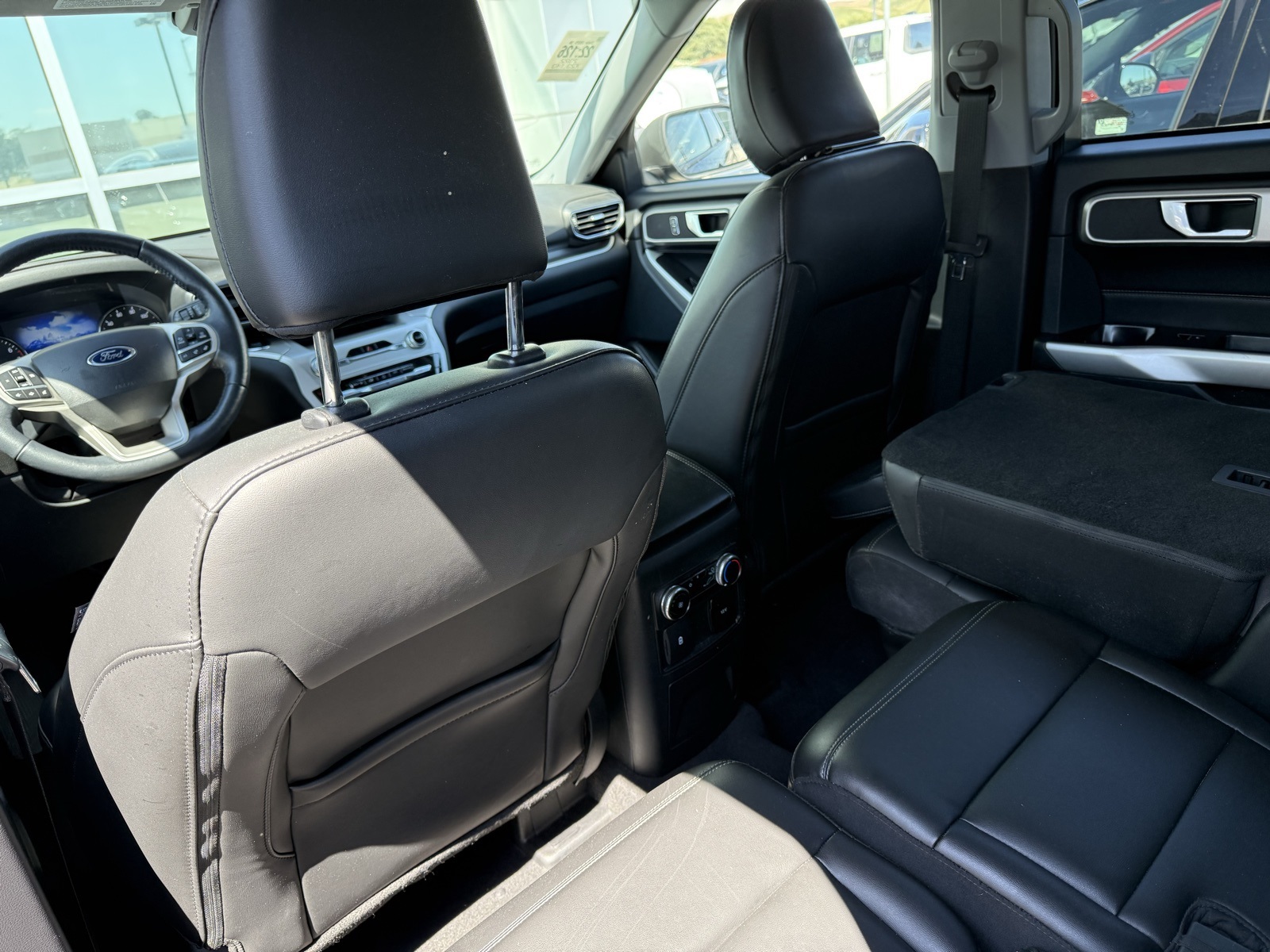 2022 Ford Explorer XLT photo 9