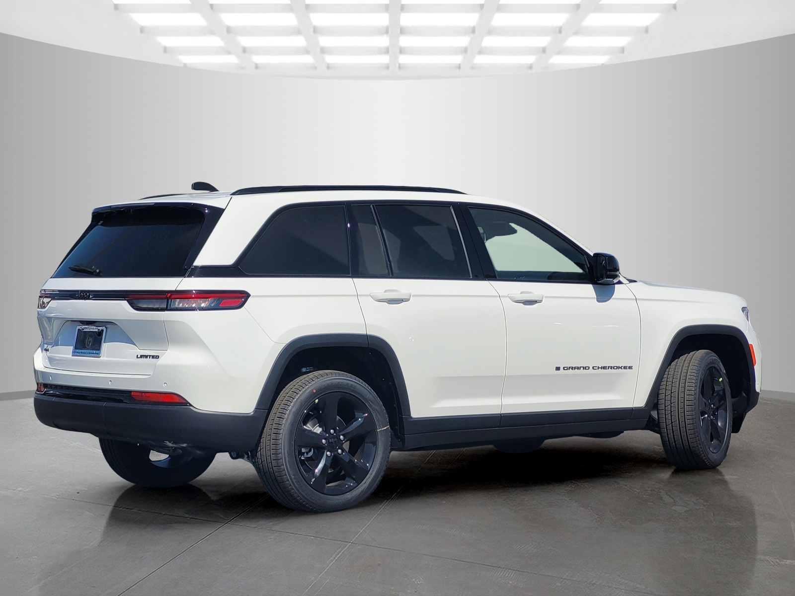 2025 Jeep Grand Cherokee Limited photo 3