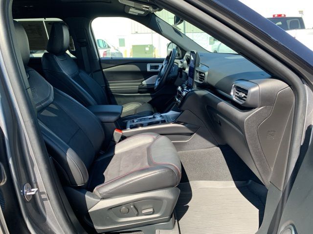 2024 Ford Explorer ST photo 27