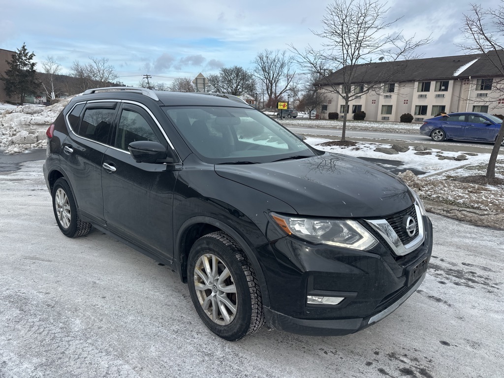 2017 Nissan Rogue SV's photo