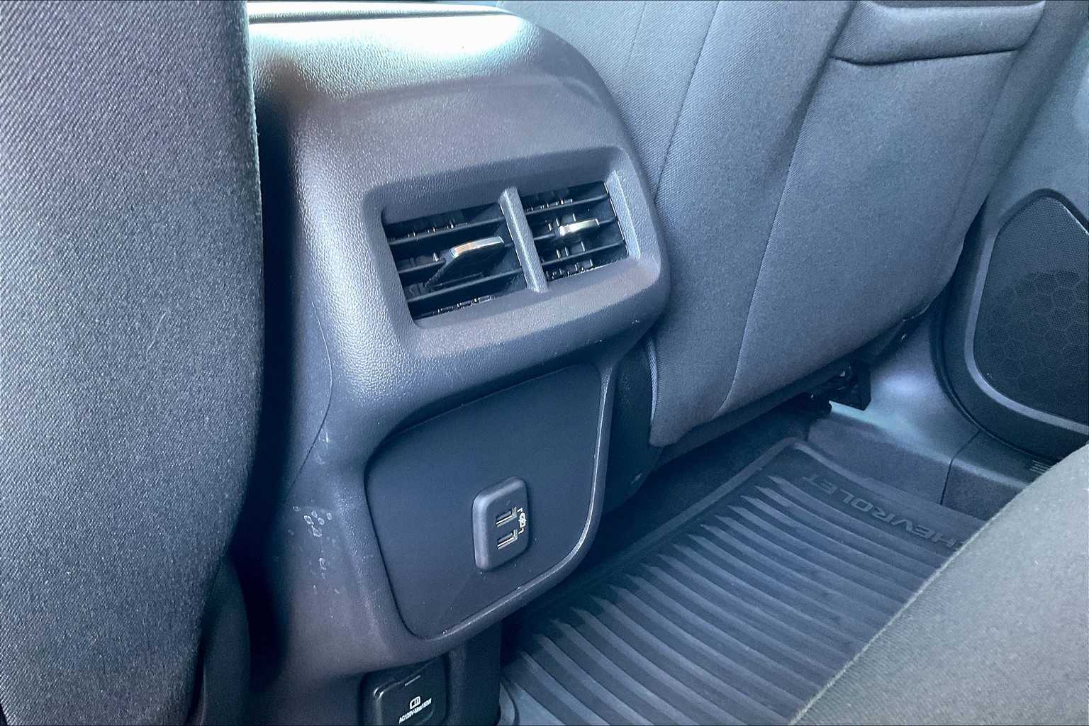 2020 Chevrolet Equinox LT photo 31