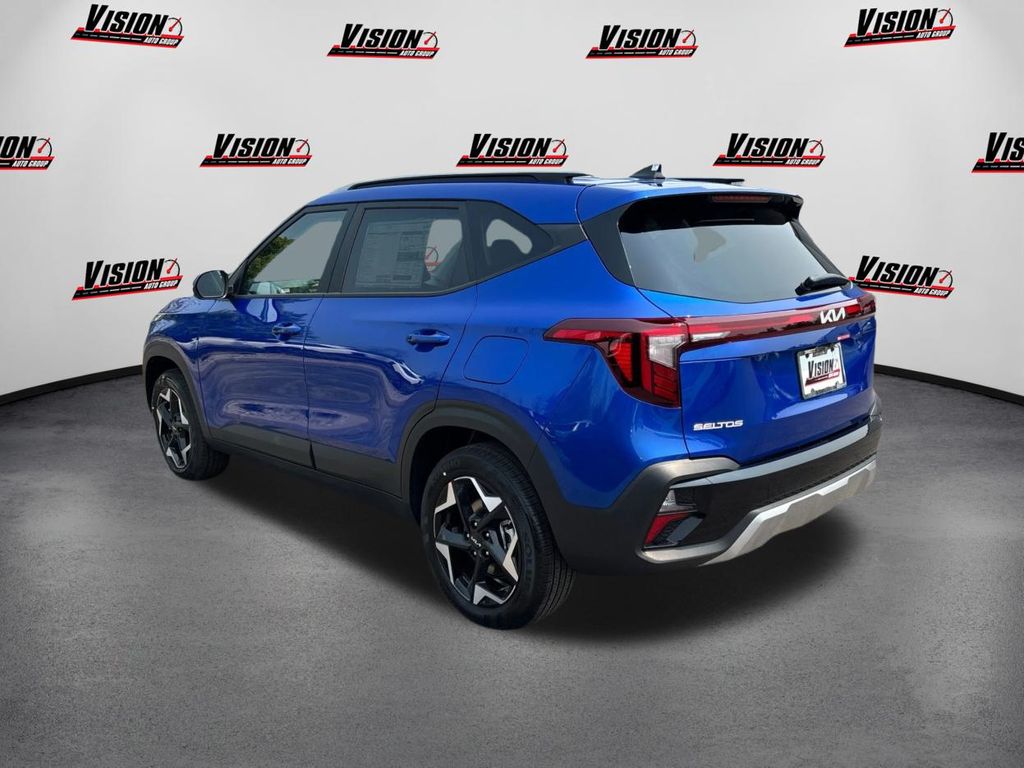 2025 Kia Seltos S photo 7