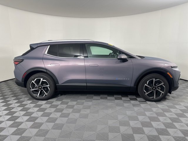 2026 Chevrolet Equinox EV 1LT photo 2