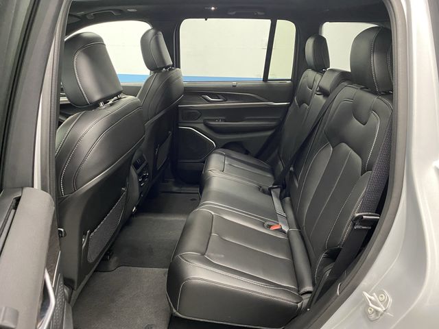 2025 Jeep Grand Cherokee Limited photo 31