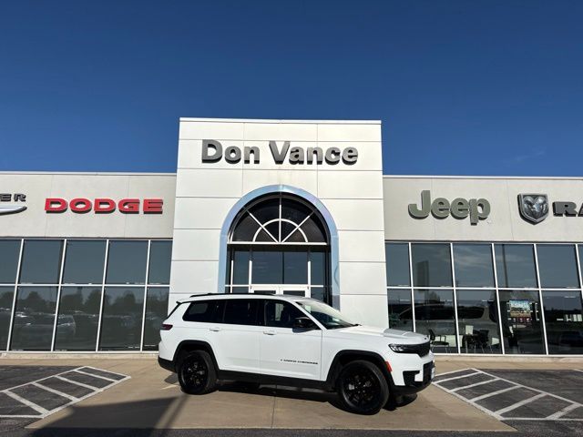 2024 Jeep Grand Cherokee L Altitude's photo