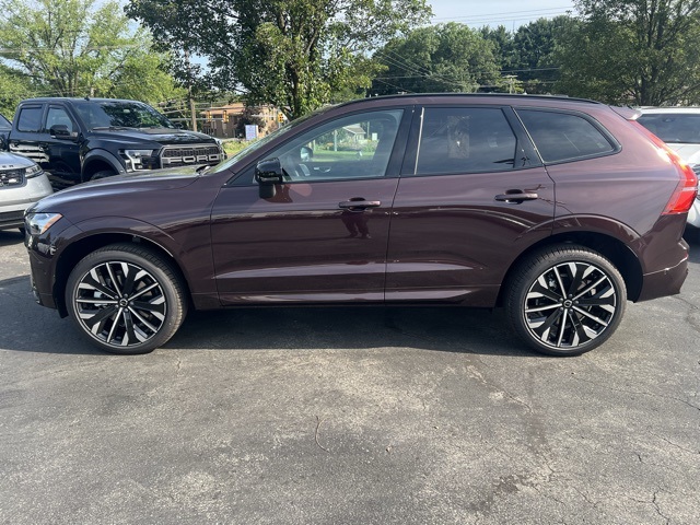 2026 Volvo XC60 B5 photo 2
