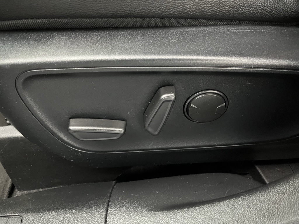 2022 Ford Escape SEL photo 8