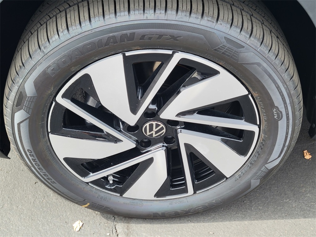 2026 Volkswagen Atlas SEL photo 2