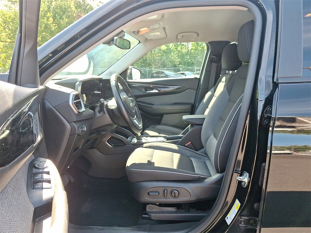 2024 Chevrolet Trailblazer LT photo 13
