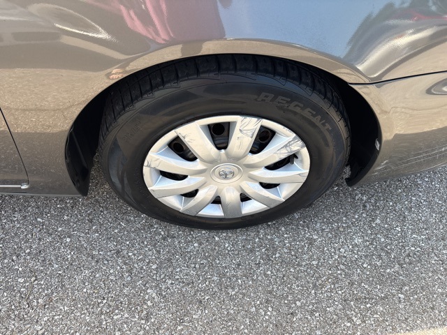 2005 Toyota Camry LE photo 26