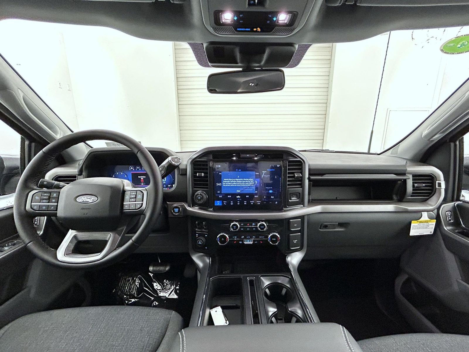 2025 Ford F-150 XLT photo 12
