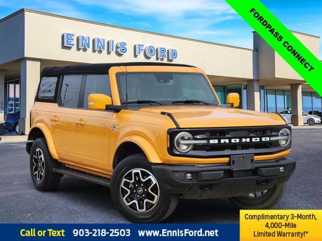 2022 Ford Bronco 4-Door Outer Banks's photo