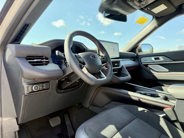 2025 Ford Explorer ST photo 13