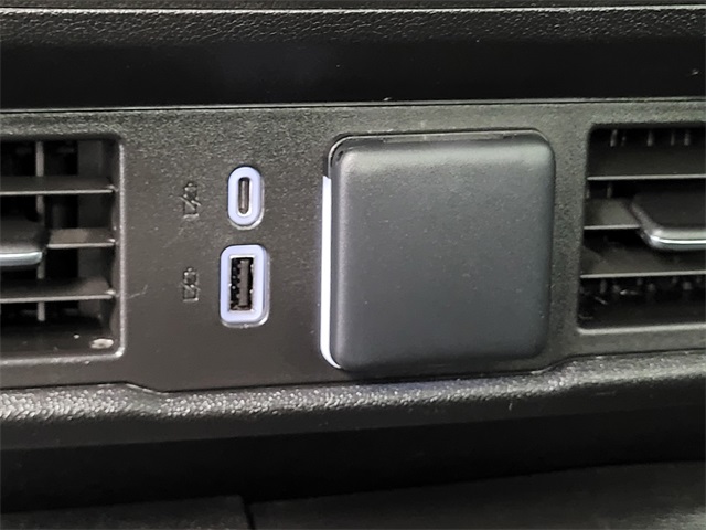 2023 Chevrolet Silverado 1500 RST photo 17