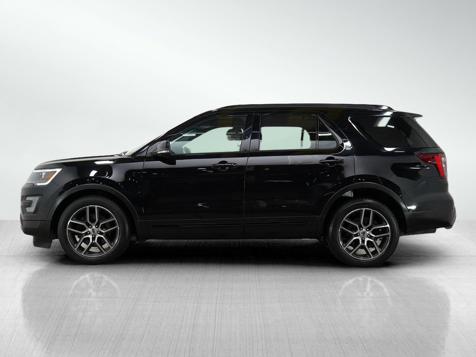 2017 Ford Explorer Sport photo 2