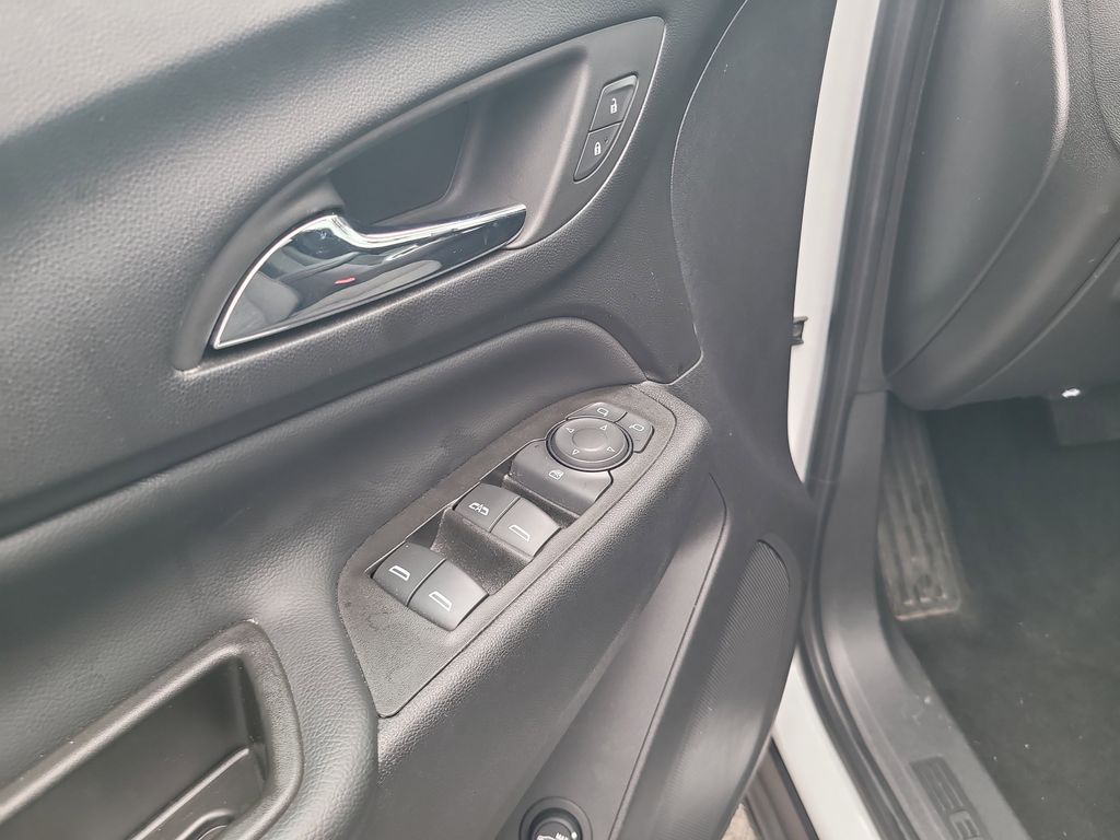 2024 Chevrolet Equinox LT photo 11