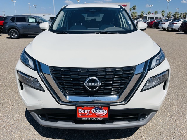 2022 Nissan Rogue SV photo 2