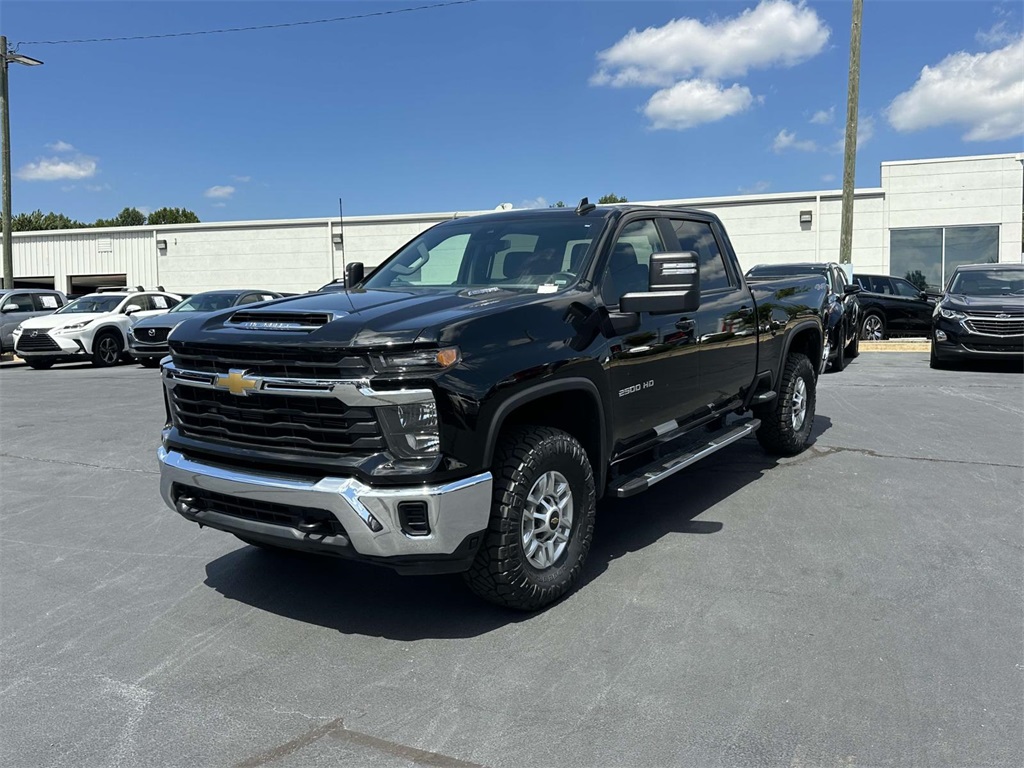 2024 Chevrolet Silverado 2500HD LT photo 3