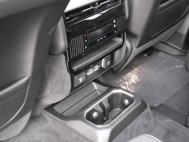 2025 Jeep Wagoneer Overland photo 40