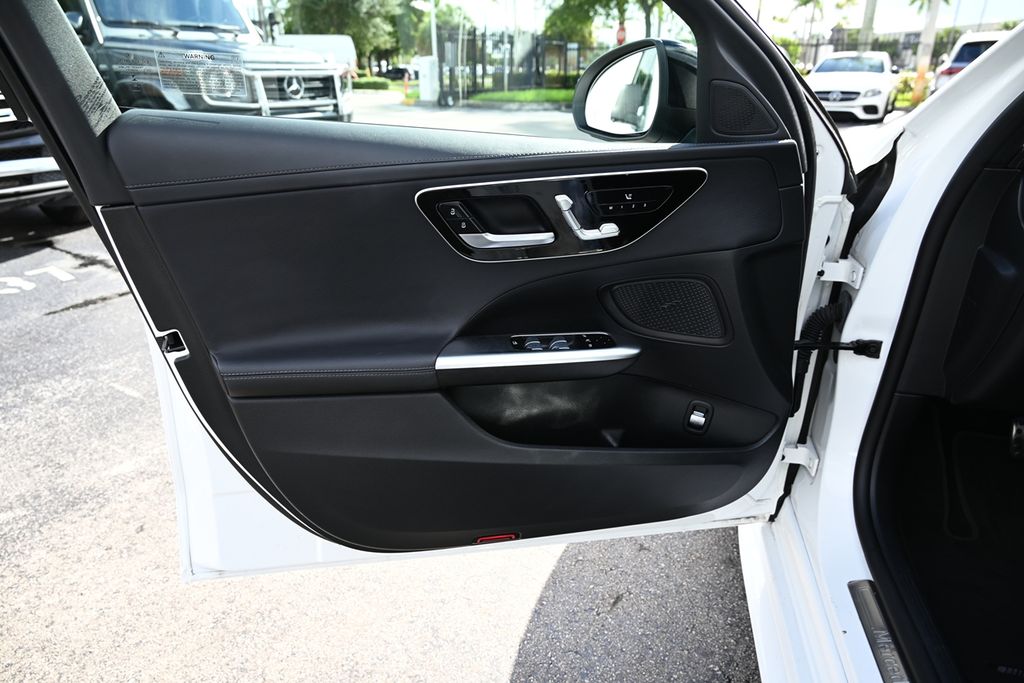 2022 Mercedes Benz C 300 photo 8