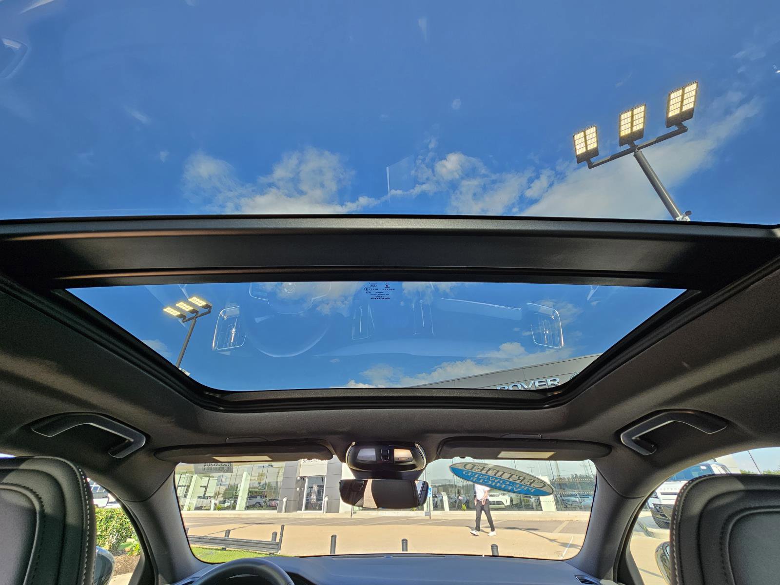 2024 Volvo S60 B5 AWD Plus Black Edition photo 32