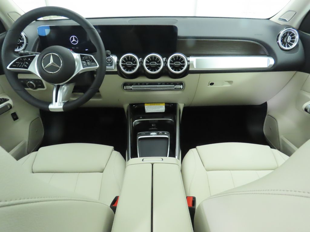 2026 Mercedes Benz GLB 250 photo 13