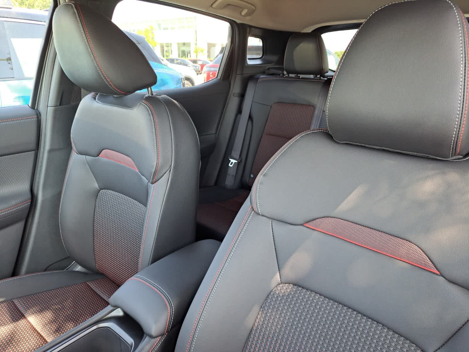 2026 Nissan Kicks SR photo 19