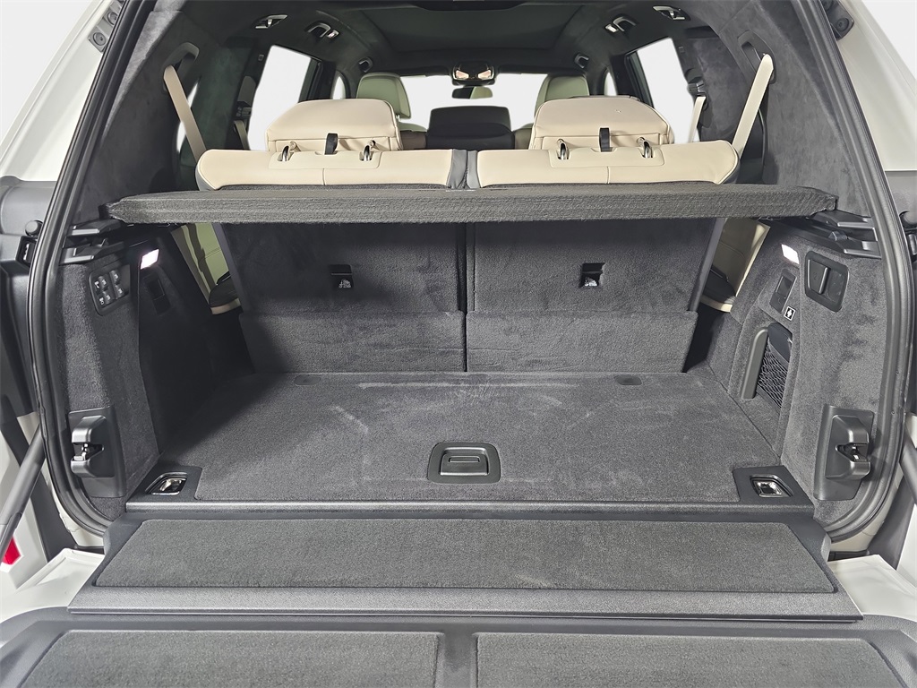 2026 Bmw X7 M60i photo 12