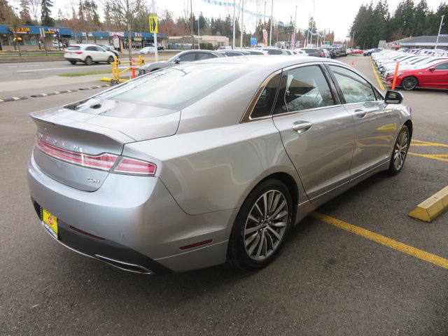 2020 Lincoln MKZ Hybrid Standard photo 5