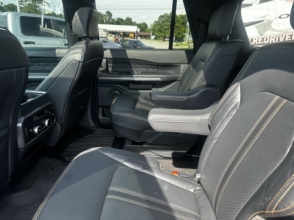 2024 Ford Expedition MAX Platinum photo 2