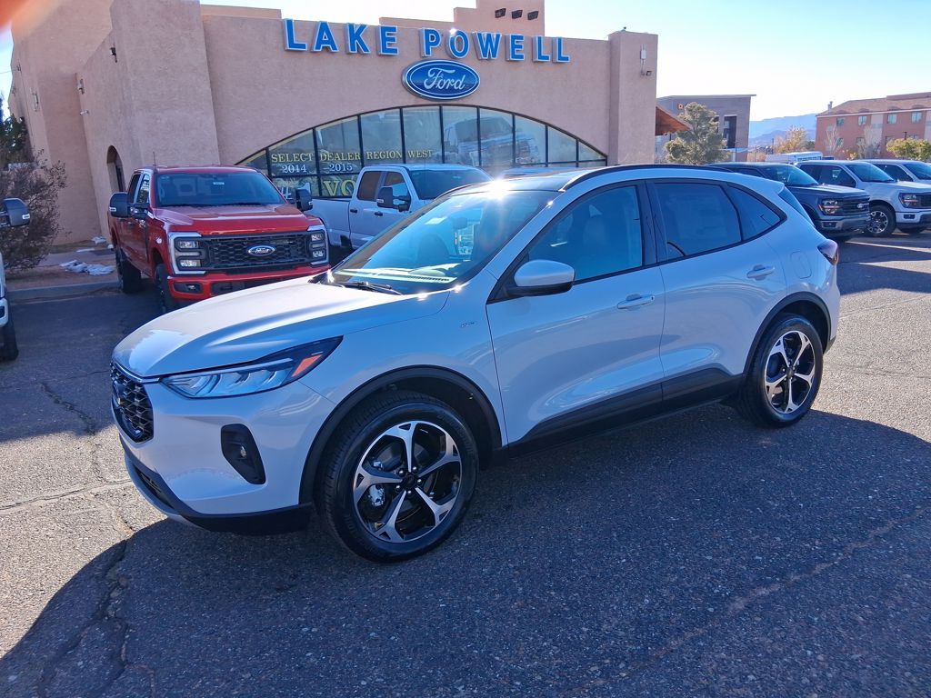 2026 Ford Escape ST-Line Select's photo