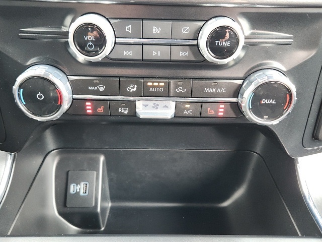 2023 Ford F-150 XLT photo 25